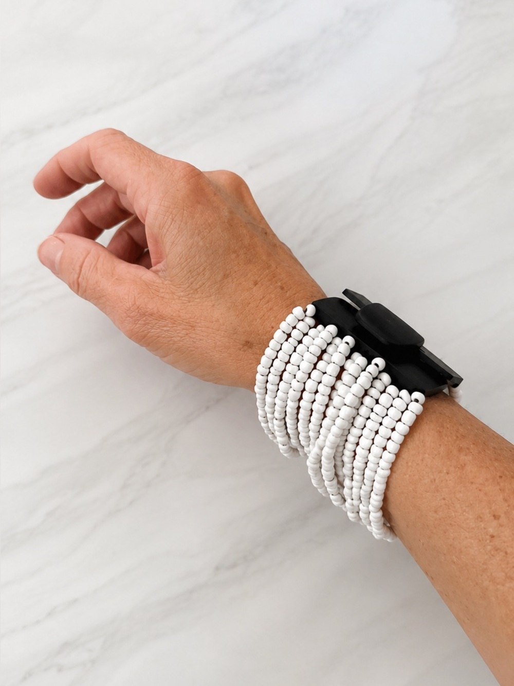 Boho White Shell Bead Bracelet with Mahogany Wood Clasp | Stretch Cuff